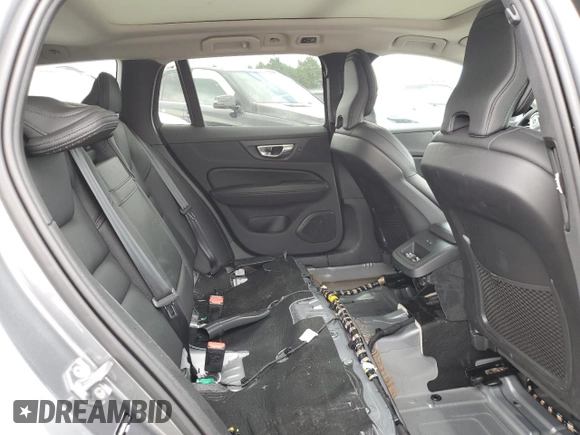 2020 Volvo V60 z VIN YV4102WK1L1035022, wystawiony jako Copart lot #59214433 z przebiegiem 41 211 mil mil oraz . Historia ofert i sprzedaży dostępna na DreamBid. Obrazek 10.
