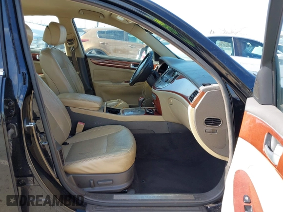 2013 Hyundai Genesis 3.8L z VIN KMHGC4DD2DU241594, wystawiony jako IAAI lot #42269925 z przebiegiem 141 850 mil mil oraz . Historia ofert i sprzedaży dostępna na DreamBid. Obrazek 5.