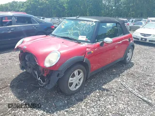2006 MINI Convertible z VIN WMWRF33546TG13986, wystawiony jako IAAI lot #42634138 z przebiegiem Nie podano mil oraz . Historia ofert i sprzedaży dostępna na DreamBid. Obrazek 2.