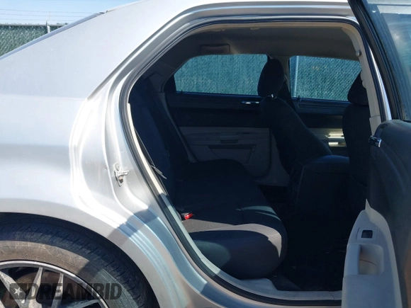 2007 Chrysler 300 with VIN 2C3KA43R67H664434, listed as a IAAI auction lot 41884172 with 238,451 mi miles. Bid and sale history available at carsss.com. Image 8.