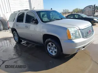 2007 GMC Yukon SLT with VIN 1GKFK13017R172120, listed as a IAAI auction lot 41740463 with 1 mi miles. Bid and sale history available at carsss.com. Image 1.