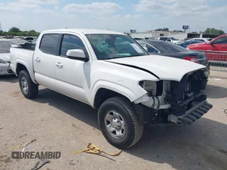 2018 Toyota Tacoma SR z VIN 5TFAX5GNXJX118287, wystawiony jako IAAI lot #42038066 z przebiegiem 96 537 mil mil oraz . Historia ofert i sprzedaży dostępna na DreamBid. Obrazek 1.