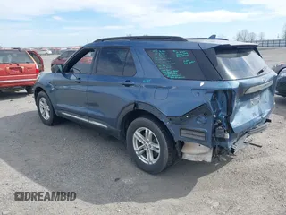 2020 Ford Explorer XLT z VIN 1FMSK8DH5LGB70377, wystawiony jako IAAI lot #41763798 z przebiegiem 88 582 mil mil oraz . Historia ofert i sprzedaży dostępna na DreamBid. Obrazek 3.