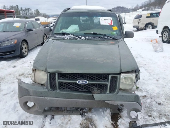 2001 Ford Explorer Sport Trac with VIN 1FMZU77E11UC98103, listed as a IAAI auction lot 41311932 with 196,408 mi miles. Bid and sale history available at carsss.com. Image 6.