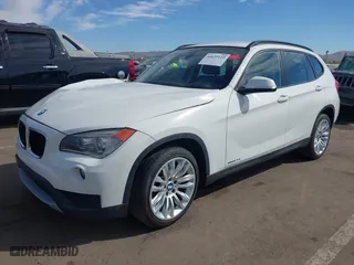 2014 BMW X1 sDrive28i with VIN WBAVM1C52EVW52505, listed as a IAAI auction lot 41625122 with 44,684 mi miles. Bid and sale history available at carsss.com. Image 17.