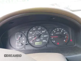 2001 Mazda Protege LX z VIN JM1BJ226210439446, wystawiony jako IAAI lot #42336976 z przebiegiem 155 990 mil mil oraz . Historia ofert i sprzedaży dostępna na DreamBid. Obrazek 7.