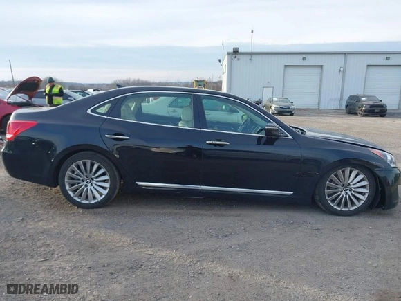 2014 Hyundai Equus Ultimate with VIN KMHGH4JH4EU083592, listed as a IAAI auction lot 41651107 with NaN miles. Bid and sale history available at carsss.com. Image 12.