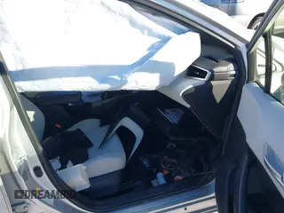 2019 Toyota Corolla Hatchback SE with VIN JTNK4RBE3K3029225, listed as a IAAI auction lot 41633479 with 90,172 mi miles. Bid and sale history available at carsss.com. Image 5.