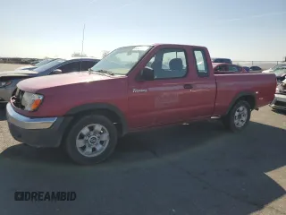 1998 Nissan Frontier XE z VIN 1N6DD26S3WC388436, wystawiony jako Copart lot #60427105 z przebiegiem 355 004 mil mil oraz Czysty tytuł • Clean title. Historia ofert i sprzedaży dostępna na DreamBid. Obrazek 1.