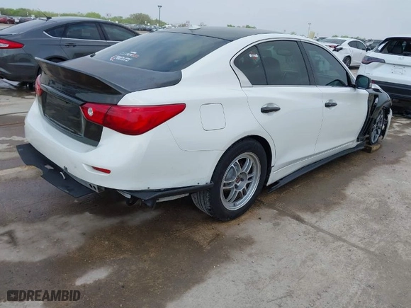 2015 Infiniti Q50 Premium with VIN JN1BV7AP9FM353808, listed as a IAAI auction lot 41952957 with 122,193 mi miles. Bid and sale history available at carsss.com. Image 4.