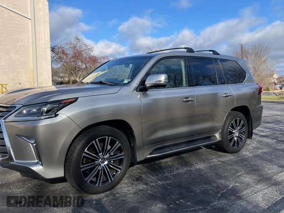 2020 Lexus LX 570 with VIN JTJDY7AX7L4332820, listed as a Copart auction lot 85960234 with 102,384 mi miles and Clean title. Bid and sale history available at DreamBid. Image 2.