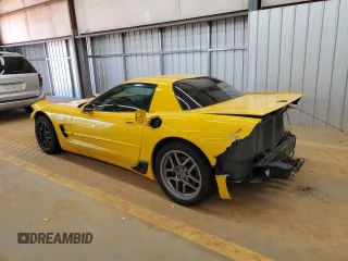 2002 Chevrolet Corvette Z06 z VIN 1G1YY12S925117946, wystawiony jako Copart lot #53126125 z przebiegiem 116 313 mil mil oraz Szkody całkowita. Historia ofert i sprzedaży dostępna na DreamBid. Obrazek 2.
