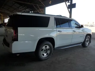 2017 GMC Yukon XL SLE with VIN 1GKS1FKC8HR222023, listed as a Copart auction lot 67496724 with 125,155 mi miles and Salvage Title. Bid and sale history available at carsss.com. Image 3.