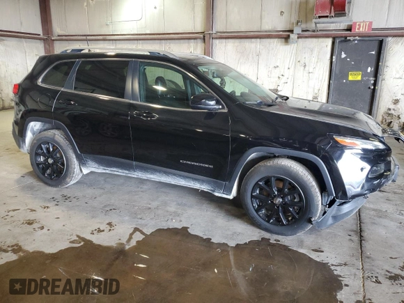 2017 Jeep Cherokee Latitude z VIN 1C4PJMCB5HW660222, wystawiony jako Copart lot #63099205 z przebiegiem 129 387 mil mil oraz Szkoda całkowita • Salvage title. Historia ofert i sprzedaży dostępna na DreamBid. Obrazek 4.