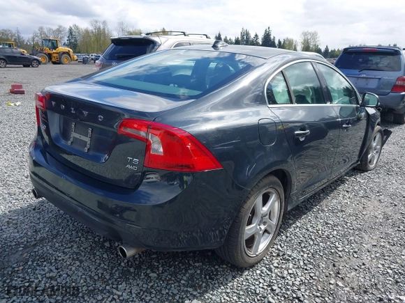 2013 Volvo S60 T5 with VIN YV1612FH5D2221369, listed as a IAAI auction lot 42019723 with 96,002 mi miles. Bid and sale history available at carsss.com. Image 4.