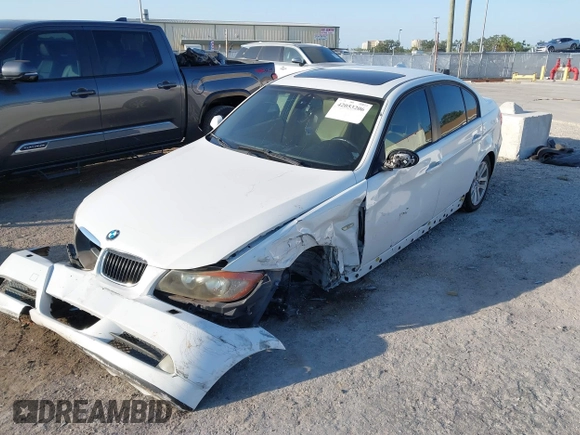 2007 BMW 3 Series 328i with VIN WBAVA33557P141317, listed as a IAAI auction lot 42053206 with 1 mi miles. Bid and sale history available at carsss.com. Image 16.