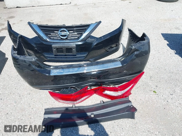 2016 Nissan Altima SR with VIN 1N4AL3AP0GC176277, listed as a IAAI auction lot 42022062 with 162,046 mi miles and . Bid and sale history available at carsss.com. Image 12.