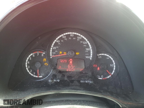 2015 Volkswagen Beetle Fleet Edition z VIN 3VWF17AT6FM629001, wystawiony jako Copart lot #54477445 z przebiegiem 87 374 mil mil oraz Szkoda całkowita • Salvage title. Historia ofert i sprzedaży dostępna na DreamBid. Obrazek 9.