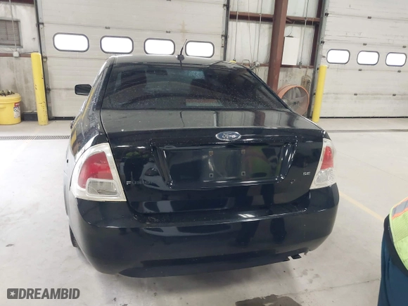 2007 Ford Fusion SE with VIN 3FAHP07Z97R275689, listed as a IAAI auction lot 42040917 with 183,886 mi miles. Bid and sale history available at carsss.com. Image 16.