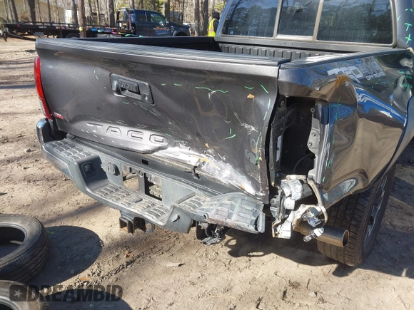 2016 Toyota Tacoma SR with VIN 5TFCZ5AN5GX045267, listed as a IAAI auction lot 41151555 with 162,882 mi miles. Bid and sale history available at carsss.com. Image 6.