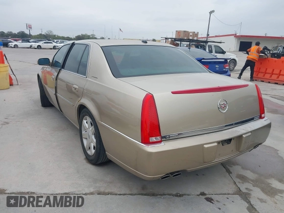 2006 Cadillac DTS 1SC z VIN 1G6KD57Y56U102470, wystawiony jako IAAI lot #40758530 z przebiegiem 149 330 mil mil oraz . Historia ofert i sprzedaży dostępna na DreamBid. Obrazek 3.