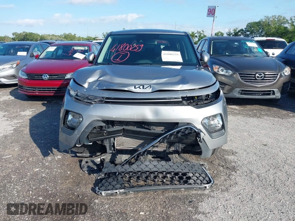 2022 Kia Soul LX with VIN KNDJ23AU7N7805591, listed as a IAAI auction lot 41800259 with 15,589 mi miles. Bid and sale history available at carsss.com. Image 13.