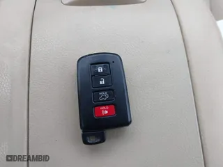 2017 Toyota Highlander XLE with VIN 5TDJZRFH9HS363191, listed as a IAAI auction lot 41642975 with 255,219 mi miles. Bid and sale history available at carsss.com. Image 11.