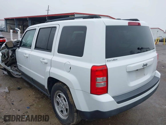 2016 Jeep Patriot Sport with VIN 1C4NJPBA6GD687537, listed as a IAAI auction lot 41188775 with 121,404 mi miles. Bid and sale history available at carsss.com. Image 3.