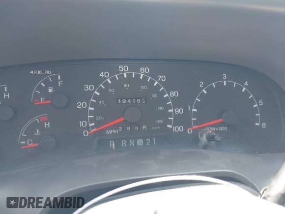 1999 Ford F-350 z VIN 1FDSW34S6XEE06653, wystawiony jako IAAI lot #42697070 z przebiegiem 194 164 mil mil oraz . Historia ofert i sprzedaży dostępna na DreamBid. Obrazek 7.