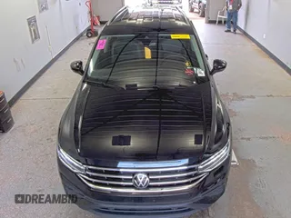 2024 Volkswagen Tiguan SE with VIN 3VV3B7AX6RM075535, listed as a IAAI auction lot 42845052 with 20,867 mi miles and . Bid and sale history available at DreamBid. Image 36.