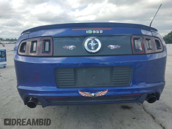 2013 Ford Mustang V6 z VIN 1ZVBP8AM2D5244453, wystawiony jako Copart lot #61857985 z przebiegiem 147 452 mil mil oraz Szkoda całkowita • Salvage title. Historia ofert i sprzedaży dostępna na DreamBid. Obrazek 6.