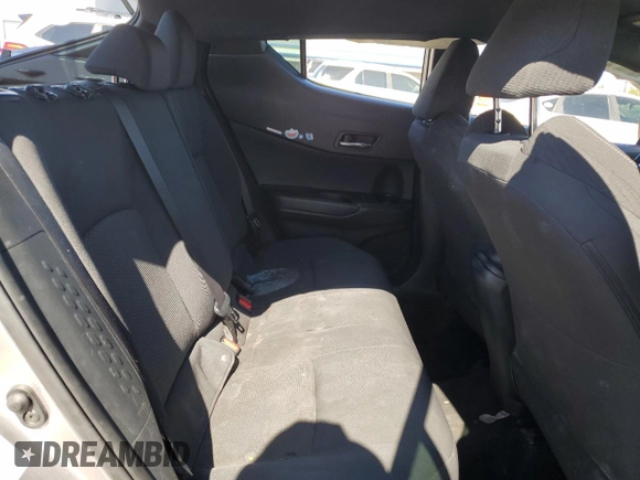 2018 Toyota C-HR XLE z VIN NMTKHMBX5JR014024, wystawiony jako Copart lot #56367465 z przebiegiem 79 882 mil mil oraz Szkoda całkowita • Salvage title. Historia ofert i sprzedaży dostępna na DreamBid. Obrazek 10.