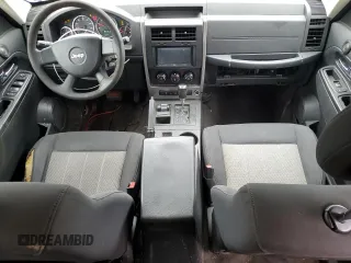 2010 Jeep Liberty Sport z VIN 1J4PN2GK8AW156010, wystawiony jako Copart lot #55950515 z przebiegiem 194 853 mil mil oraz Szkody całkowita. Historia ofert i sprzedaży dostępna na DreamBid. Obrazek 8.