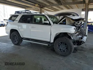 2019 Toyota 4Runner SR5 с VIN JTEBU5JR5K5700458, выставлен на аукционе Copart как лот 59049125 с пробегом 70 684 миль миль и Списание • Salvage title. История ставок и продаж доступна на DreamBid. Изображение 4.