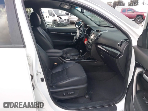 2015 Kia Sorento EX with VIN 5XYKU4A70FG612752, listed as a IAAI auction lot 41536488 with 79,479 mi miles. Bid and sale history available at carsss.com. Image 5.