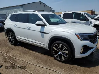 2024 Volkswagen Atlas SEL Premium R-Line with VIN 1V2FR2CA2RC557387, listed as a Copart auction lot 60269075 with 6,676 mi miles and Salvage title. Bid and sale history available at DreamBid. Image 4.