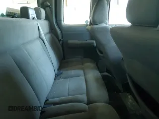 2005 Ford F-150 STX z VIN 1FTRX14WX5FB39323, wystawiony jako Copart lot #59340055 z przebiegiem 250 833 mil mil oraz Czysty tytuł • Clean title. Historia ofert i sprzedaży dostępna na DreamBid. Obrazek 10.