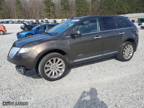2011 Lincoln MKX with VIN 2LMDJ8JK6BBJ25776, listed as a Copart auction lot 46055665 with 208,278 mi miles and Salvage Title. Bid and sale history available at carsss.com. Image 1.