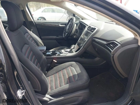 2014 Ford Fusion SE with VIN 1FA6P0H73E5389515, listed as a IAAI auction lot 41842472 with 204,136 mi miles. Bid and sale history available at carsss.com. Image 5.