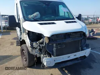 2019 Ford Transit z VIN 1FTYE2CMXKKA07267, wystawiony jako IAAI lot #41436154 z przebiegiem 127 422 mil mil oraz . Historia ofert i sprzedaży dostępna na DreamBid. Obrazek 6.
