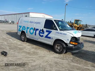 2021 Chevrolet City Express Cargo z VIN 1GCZGGF73M1158641, wystawiony jako IAAI lot #41597683 z przebiegiem 71 122 mil mil oraz . Historia ofert i sprzedaży dostępna na DreamBid. Obrazek 1.