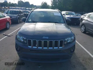 2017 Jeep Compass Sport SE z VIN 1C4NJCBA9HD130745, wystawiony jako IAAI lot #42710204 z przebiegiem 213 410 mil mil oraz . Historia ofert i sprzedaży dostępna na DreamBid. Obrazek 12.