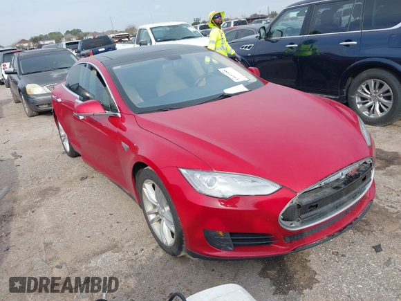 2013 Tesla Model S с VIN 5YJSA1CN9DFP09973, выставлен на аукционе IAAI как лот 41657188 с пробегом 61 546 миль миль и . История ставок и продаж доступна на DreamBid. Изображение 1.