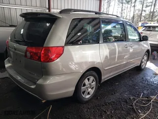 2010 Toyota Sienna CE with VIN 5TDKK4CC5AS301619, listed as a IAAI auction lot 41730180 with 177,117 mi miles. Bid and sale history available at carsss.com. Image 4.