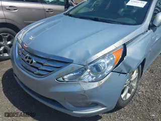 2013 Hyundai Sonata SE with VIN 5NPEC4AC9DH784460, listed as a IAAI auction lot 42099724 with 152,744 mi miles. Bid and sale history available at carsss.com. Image 13.