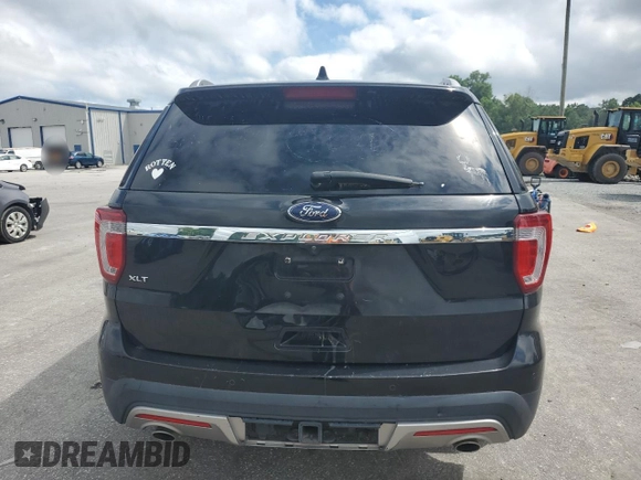 2017 Ford Explorer XLT z VIN 1FM5K7D80HGC17927, wystawiony jako Copart lot #58684995 z przebiegiem 108 027 mil mil oraz Czysty tytuł • Clean title. Historia ofert i sprzedaży dostępna na DreamBid. Obrazek 6.