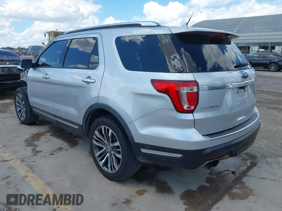 2018 Ford Explorer Platinum z VIN 1FM5K8HTXJGC54056, wystawiony jako IAAI lot #42234089 z przebiegiem 96 555 mil mil oraz . Historia ofert i sprzedaży dostępna na DreamBid. Obrazek 3.