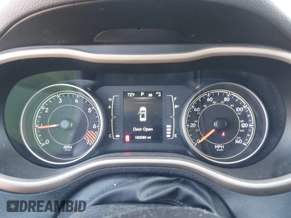 2015 Jeep Cherokee Latitude z VIN 1C4PJMCB0FW749323, wystawiony jako IAAI lot #41852102 z przebiegiem 162 060 mil mil oraz . Historia ofert i sprzedaży dostępna na DreamBid. Obrazek 7.