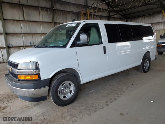 2019 Chevrolet Express Passenger LT with VIN 1GAZGPFGXK1367770, listed as a Copart auction lot 43378515 with 230,974 mi miles and Clean Title. Bid and sale history available at carsss.com. Image 1.