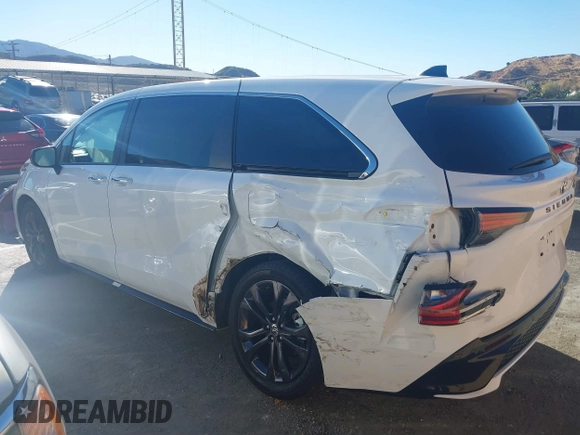 2024 Toyota Sienna XSE with VIN 5TDXRKEC4RS200263, listed as a IAAI auction lot 41287328 with 13,948 mi miles. Bid and sale history available at carsss.com. Image 14.